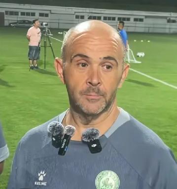 文化输出！南京队主帅接受埃菲社采访：苏超90%球员都有全职工作